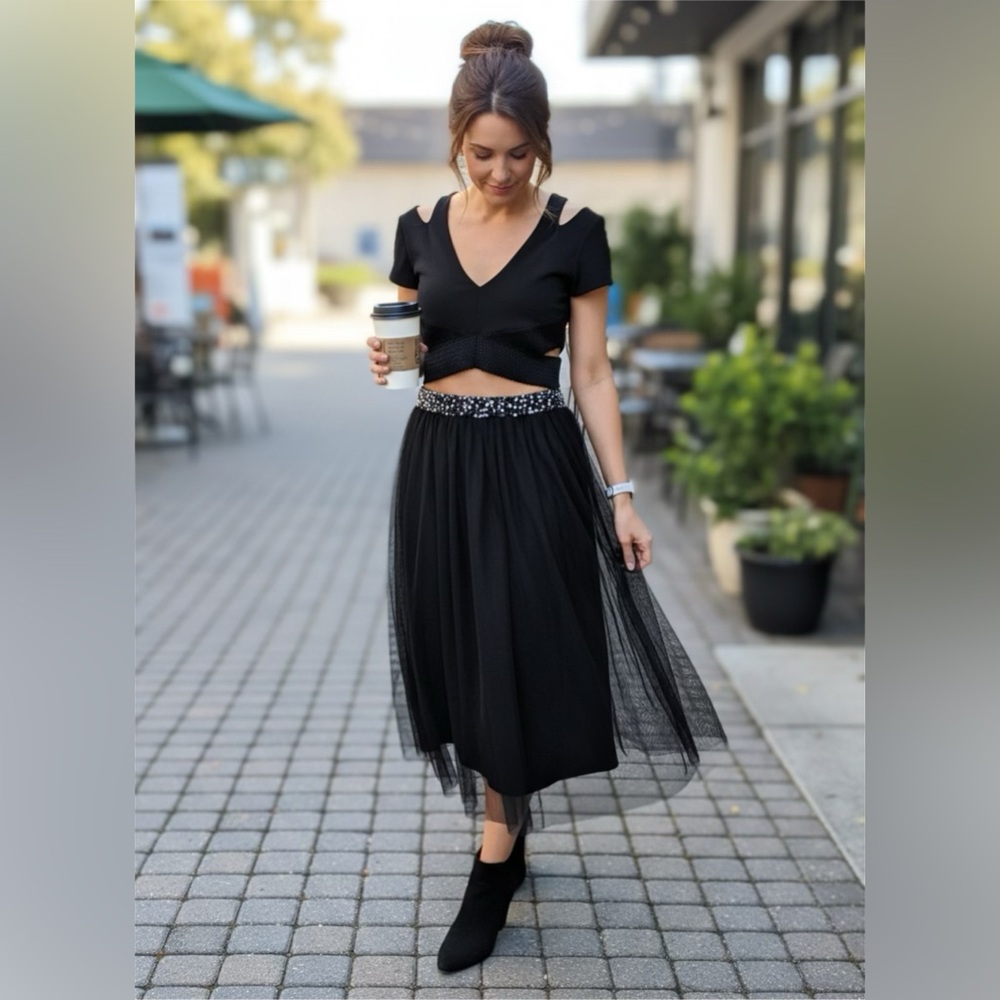 Metro Wear Black Strapless A-Line Skirt